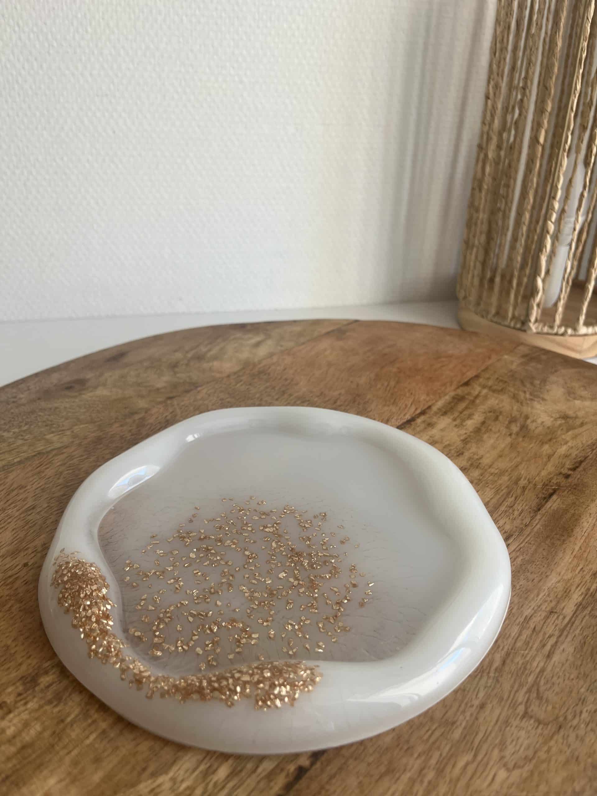 vide poche en résine Pensive -blanc mat cristaux or champagne