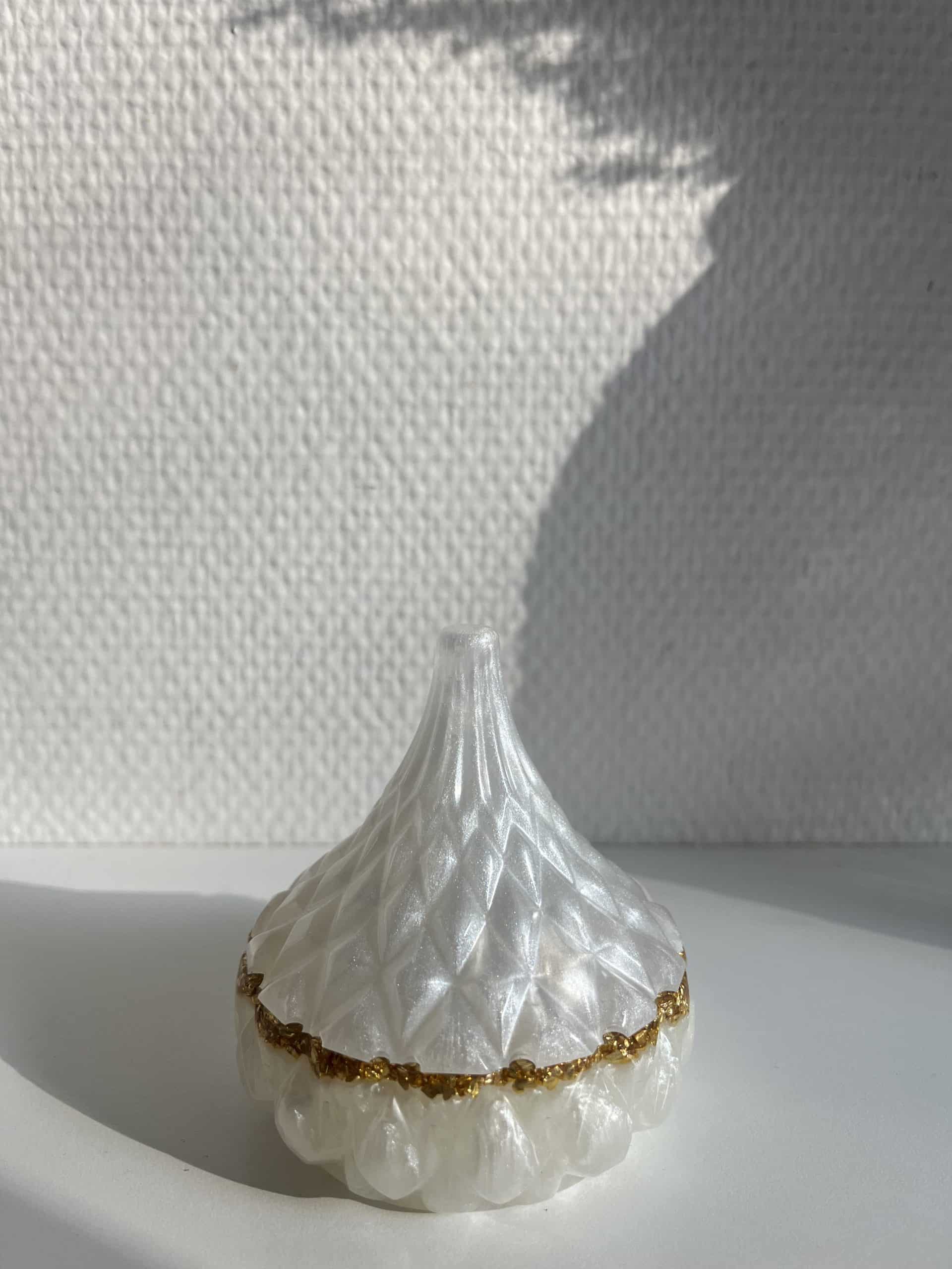 boite à bijoux diamant blanc nacré feuilles d'or