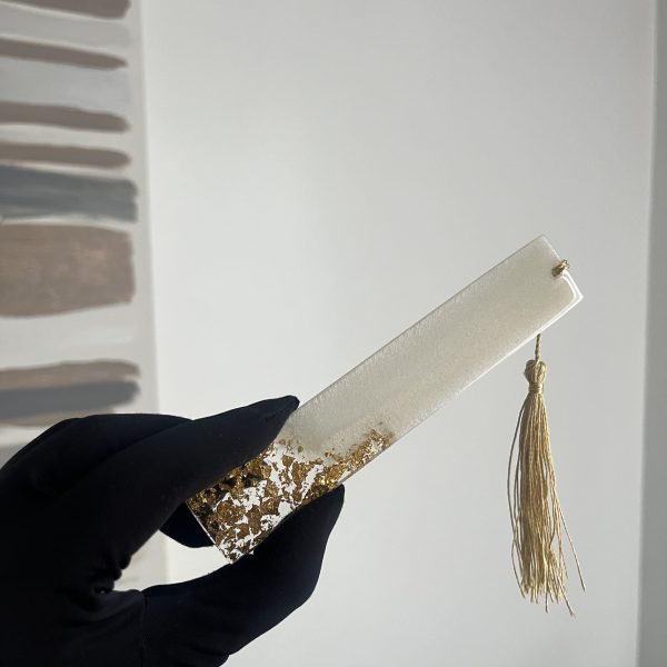 Marque page blanc nacré et feuilles d’or